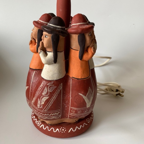 Vintage GOSSIPING CIRCLE PERUVIAN Folk Pottery Table Lamp - Picture 5 of 11